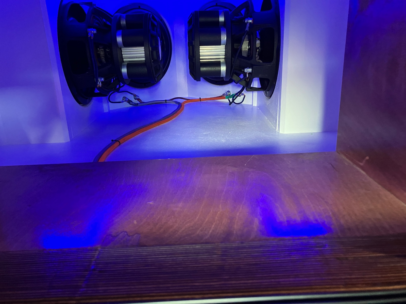 Pennies on Tha Dollar (2010 Chevrolet Avalanche): Sub enclosure