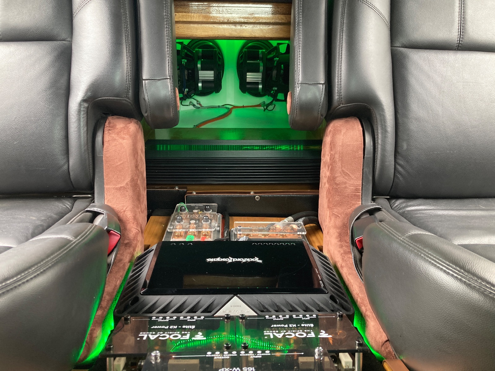 Pennies on Tha Dollar (2010 Chevrolet Avalanche): Amp rack